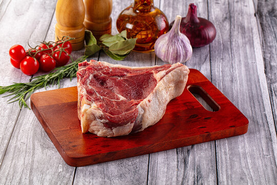 Raw beef thicl edge cut