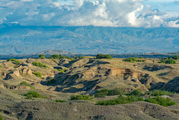 Obraz premium Landscape View of Tatacoa Desert in Colombia with Rolling Hills