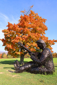 SAINT-PIERRE-DE-L'ILE-D'ORLEANS QUEBEC CANADA: Felix Leclerc statue, Giant Metal Sculpture was a French-Canadian singer-songwriter, poet, writer, actor and Qu&eacute;b&eacute;cois political activist.