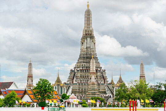 Wat Arun Ratchaararam Ratchawaramahawihan (Temple of Dawn)