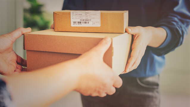 Home delivery of a shipping package