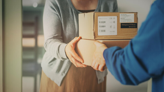 Home delivery of a shipping package