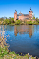Obraz premium Blick auf Schloss Johannisburg, Aschaffenburg, Bayern, Deutschland 