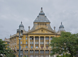 Fototapeta premium facade of a neoclassical building in Belvaros district, Budapest, Hungary 