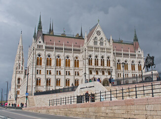 Obraz premium Architecture of the ornate Neo-gothic Hungarian Parliament Building, Budapest, Hungary 