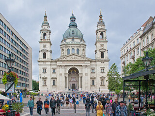 Obraz premium Neo-classical architecture of Saint Stephen's, roman catholic Basilica, Budapest, Hungary 