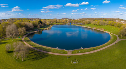 Obraz premium Drone view of Fairlands Valley Park in Stevenage. England