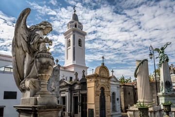 Obraz premium Angeles del Cementerio de la Recoleta in Buenos Aires, Argentina