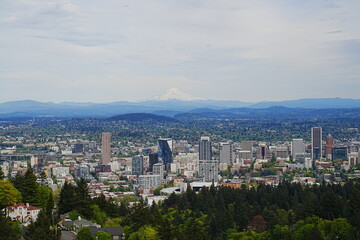 Naklejka premium Panoramic view of downtown Portland skyline from Pittock Mansion, Oregon