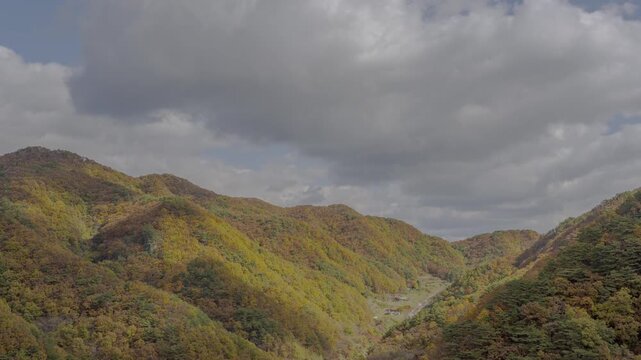 봉화 청량산 가을 단풍 HDR 타임랩스, 흐린 하늘 아래 협곡 단풍 풍경