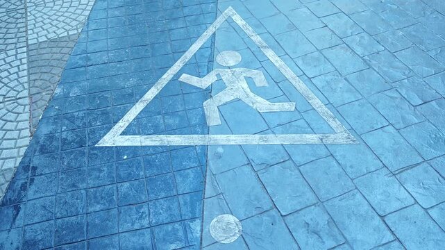 Traffic signs, driving routes, on the road.