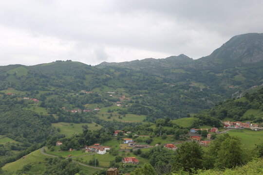 Paisaje monta&ntilde;oso