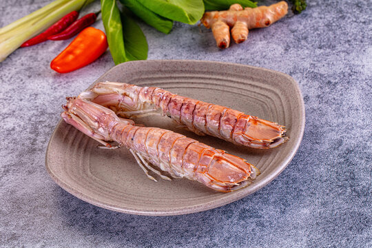 Gourmet boiled big Mantis shrimp