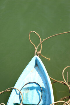 Ruderboot im Hafen