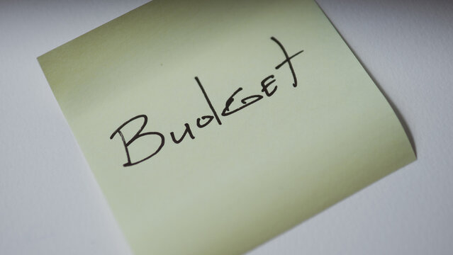 "Budget" Handwritten on Green Sticky Note Close-Up &mdash; Financial Planning and Business Finance Concept
