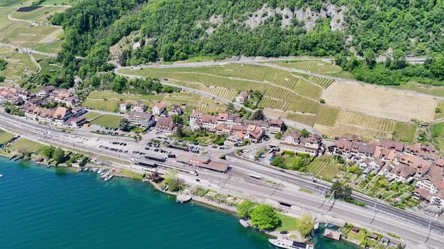 Twann am Neuenburger See, Schweiz, Luftaufnahme, Mai 2026