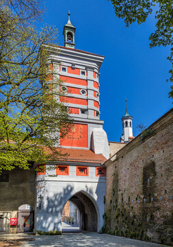 Rotes Tor, auch Spitaltor oder Haunstetter Tor, Torturm der Augsburger Stadtbefestigung, Augsburg, Schwaben, Bayern, Deutschland, Europa