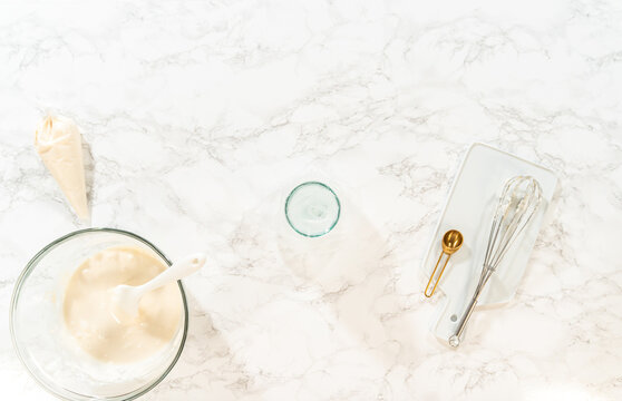 Making Simple White Royal Icing for Cookie Decorating