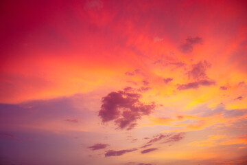 Fototapeta premium Dramatic Sunset with Colorful Cloudscape Background