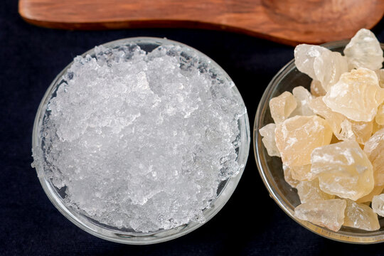 Gond katira is a natural edible gum with cooling properties, used for its health benefits and jelly-like texture. A hydrating Indian drink prized for its cooling Ayurvedic benefits.