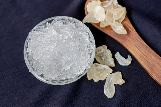 Gond katira is a natural edible gum with cooling properties, used for its health benefits and jelly-like texture. A hydrating Indian drink prized for its cooling Ayurvedic benefits.