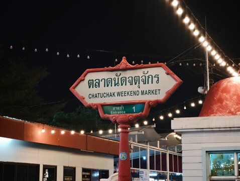 Exploring vibrant night market at chatuchak bangkok a cultural experience