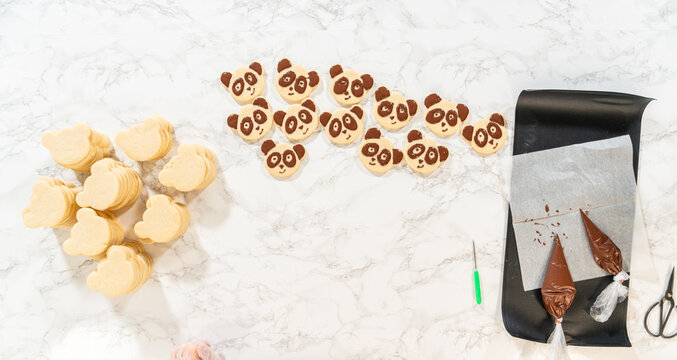 Rich Chocolate Royal Icing for Decorating