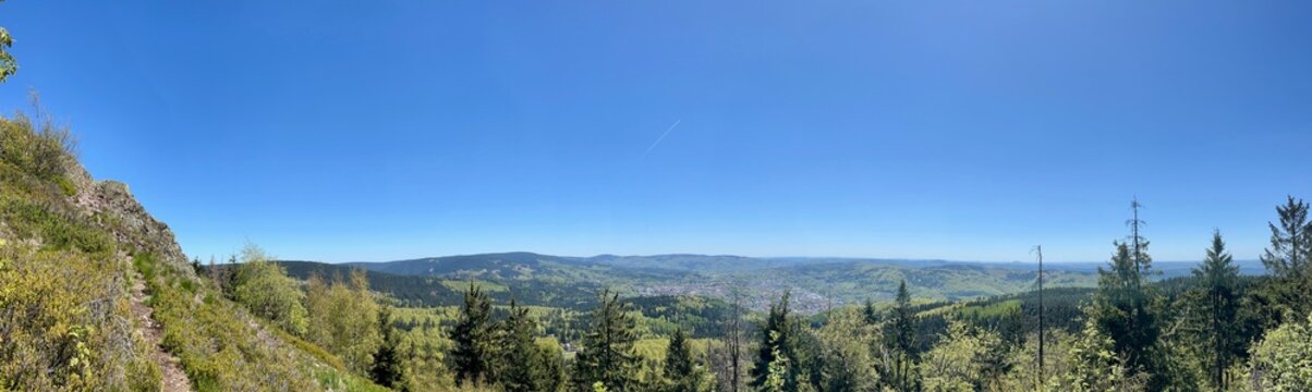 Blick vom  Ruppberg im Th&uuml;ringer Wald-Ausblickeauf Suhl und Zella-Mehlis