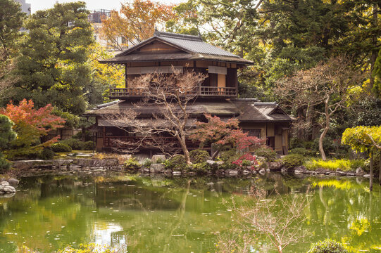 Shusui-tei tea pavilion by Kujo Pond in Kyoto, Japan in early autumn before peak autumn foliage