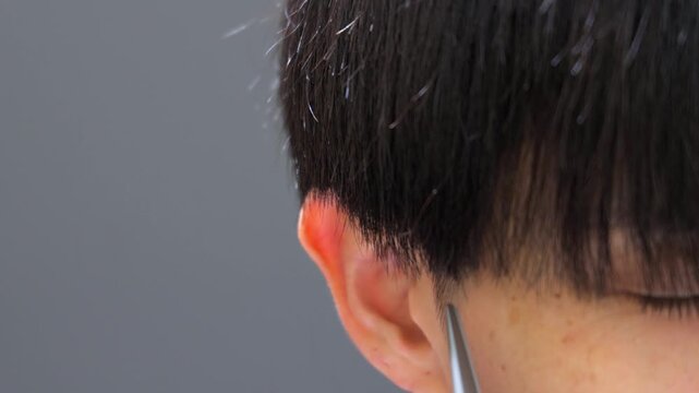 インサートに使える男性の前髪カット