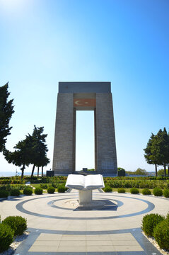 March 18th &Ccedil;anakkale Victory, &Ccedil;anakkale Martyrs' Monument