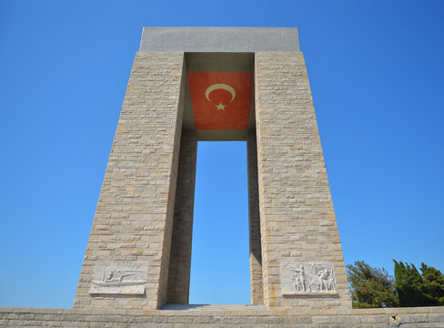 March 18th &Ccedil;anakkale Victory, &Ccedil;anakkale Martyrs' Monument