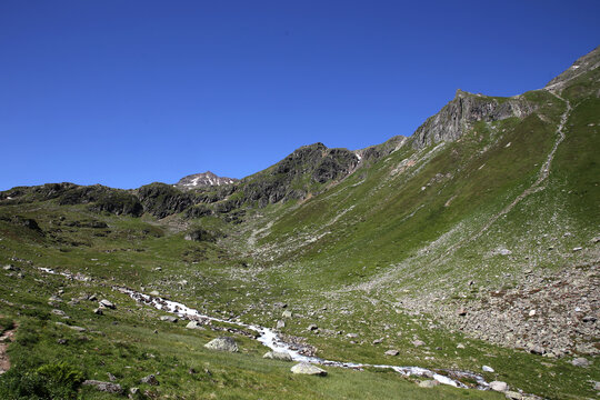 Landschaft in den &Ouml;sterreichischen Alpen im Pitztal. Wanderung um den Riffelsee im Sommer.