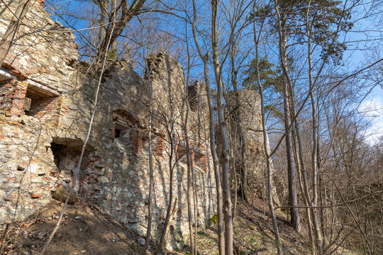 Burgruine Hochhaus bei Ederheim im Ries, Bayern