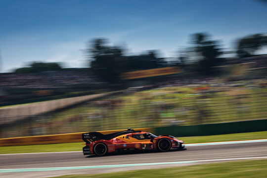 Ferrari Hypercar 499P lead the race 