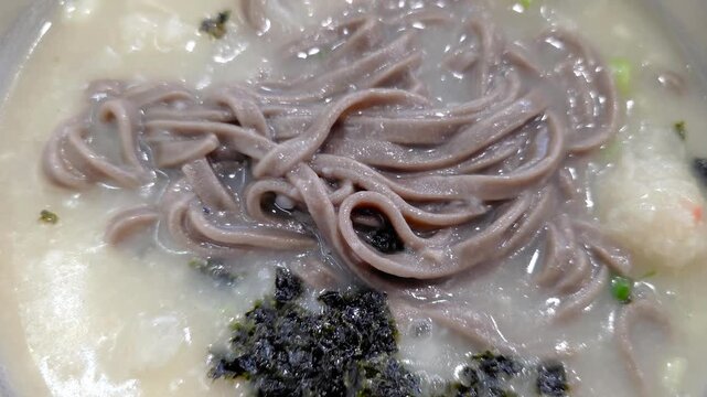 한국,음식,옹심이메밀칼국수,메밀칼국수,칼국수,Korea, food, buckwheat noodle soup with potato balls, buckwheat noodle soup, kalguksu.