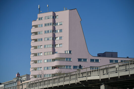 Wohnhaus, Architekten Hermann Fehling und Daniel Gogel, Hallesches Ufer 24&ndash;28, Wilhelmstra&szlig;e, Kreuzberg, Berlin, Deutschland