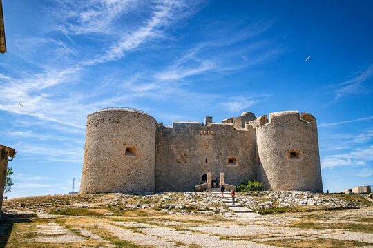 Ch&acirc;teau d'If sur une &icirc;le pr&egrave;s de Marseille (France)