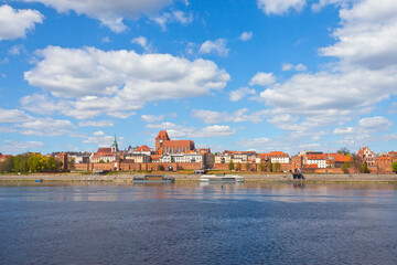 Dziedzictwo kulturowe - panorama Torunia wiosną, Toruń, Polska, Cultural heritage - panorama of Toruń in spring, Poland © 123108 Aneta
