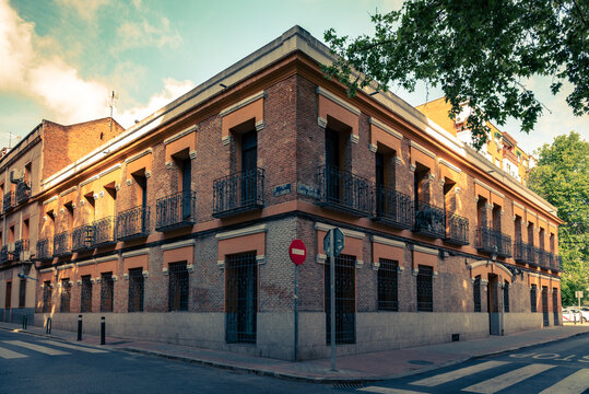 Fachada y arquitectura de edificios en Madrid
