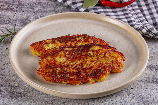 Fried crispy golden potato draniki