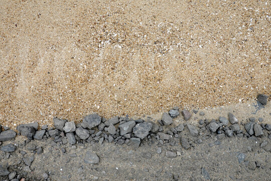 Sable et granulat sur un chantier pour construction