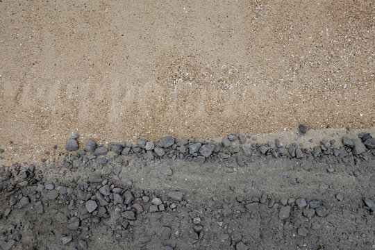 Sable et granulat sur un chantier pour construction