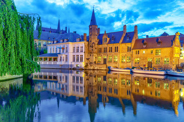 Fototapeta premium Sunset in Bruges, Belgium