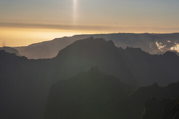 Obraz premium Wind turbines on Madeira highlands near Pico do Areeiro and Pico Ruivo