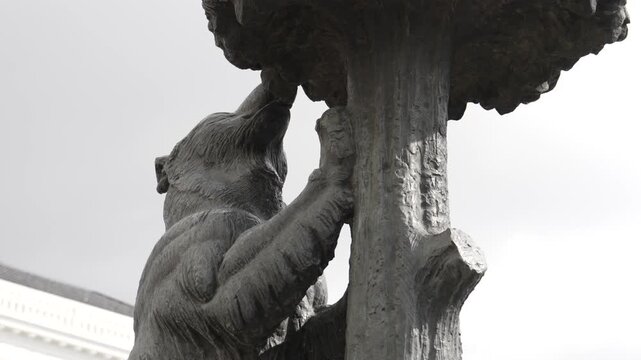 Close-up of the Bear and the Strawberry Tree statue in Madrid, Spain, an iconic city symbol representing the capital&rsquo;s identity and cultural heritage.