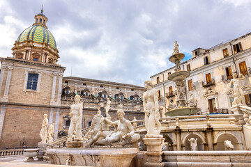 Obraz premium Pretoria fountain in Palermo. Sicily, Italy
