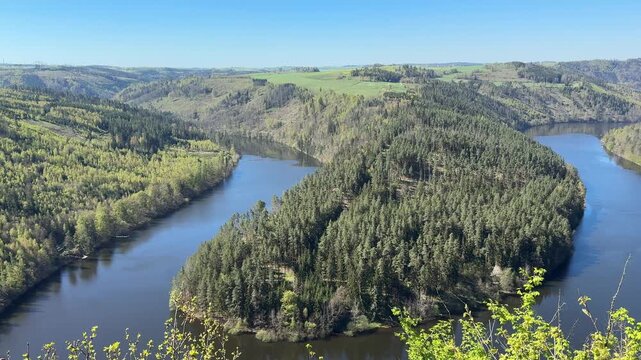The Saale Loop is located in the Saale-Orla district in the Thuringian Forest. The starting point for the hike is Paska 4k Video