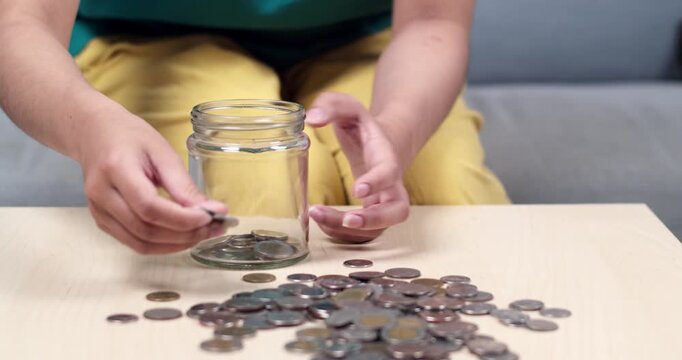 A detailed guide counting coins effectively for savings and organizing finances.