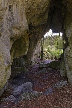 Rock gate Gei&szlig;kirche, passage cave, mystical, hamlet T&uuml;rkelstein, district of G&ouml;&szlig;weinstein, Upper Franconia, Franconia, Bavaria, Germany